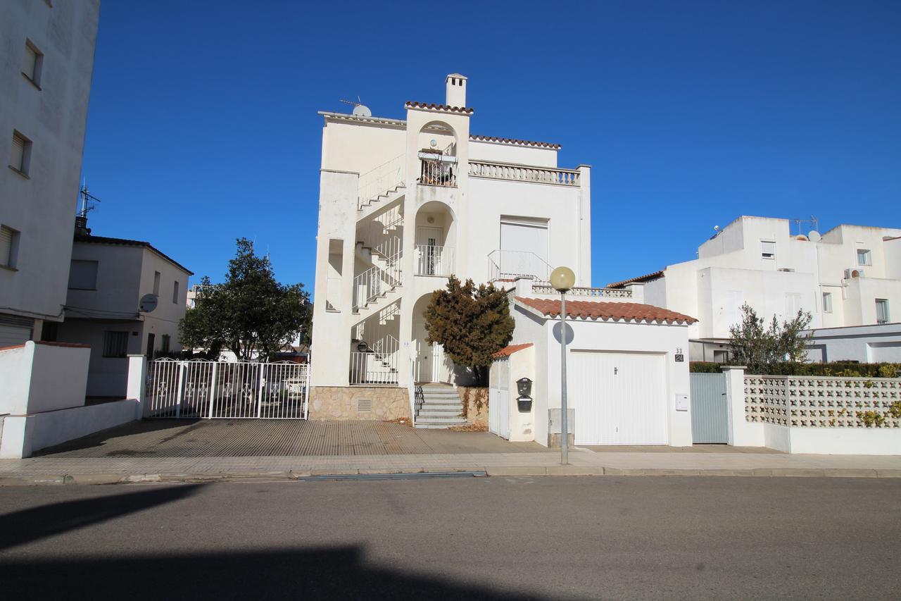 Apartamento Fonda 24 Rosas Exterior foto
