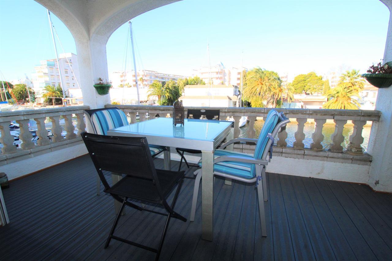 Apartamento Fonda 24 Rosas Exterior foto